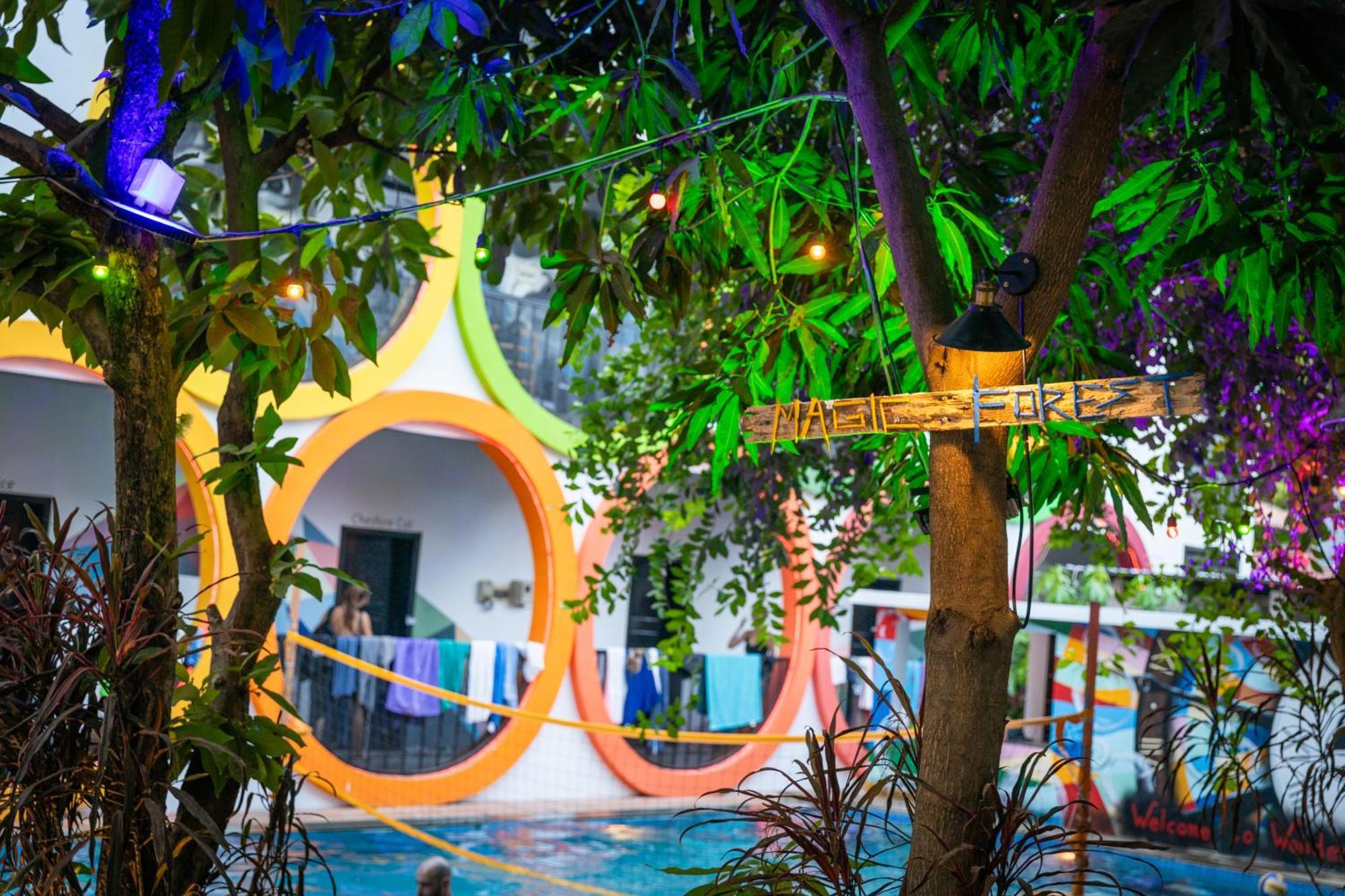 White Rabbit Hostel Сиемрип Экстерьер фото